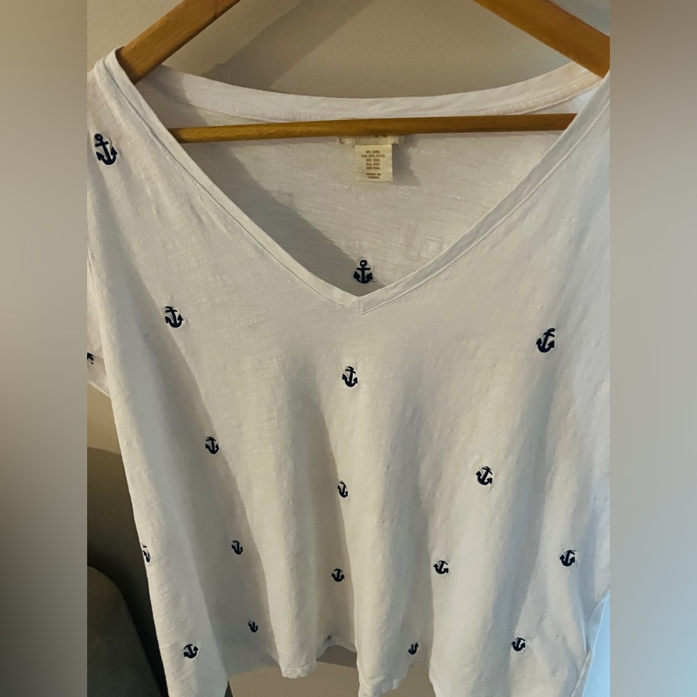 Cynthia Rowley Vneck White with embroidered anchors Tshirt